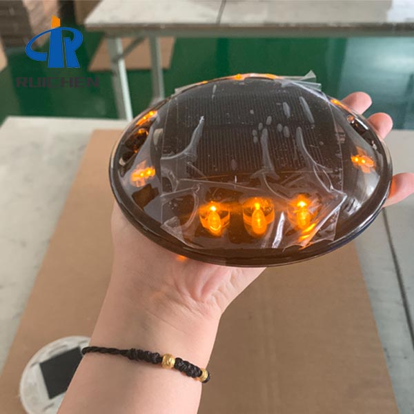 Red Slip Led Road Stud Factory In China